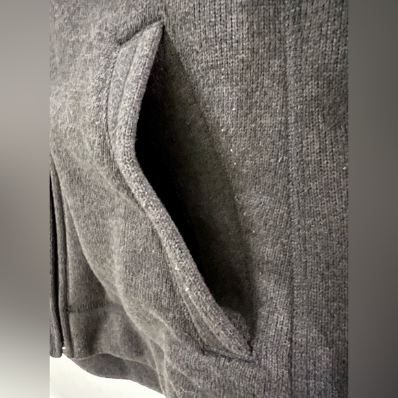 The North Face Dark Gray Fleece Jacket - Like New - Picture 3 of 8